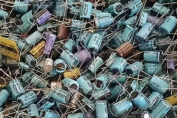 廢電容有什么作用，用用垃圾炭化爐試試就知道了！