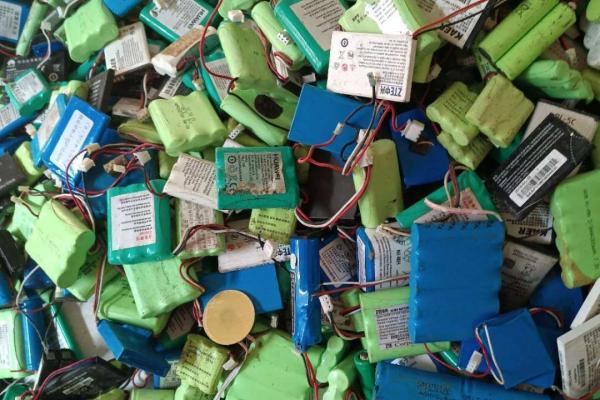 廢舊鋰電池的處理一直是一個(gè)不容忽視的問(wèn)題。
