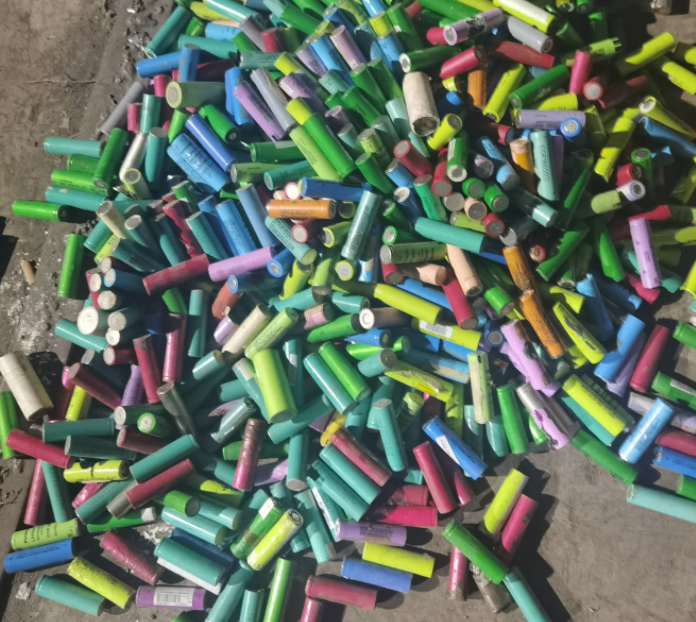 廢舊鋰離子電池處理利器：揭秘裂解爐的熱解原理，河南西德機械設(shè)備